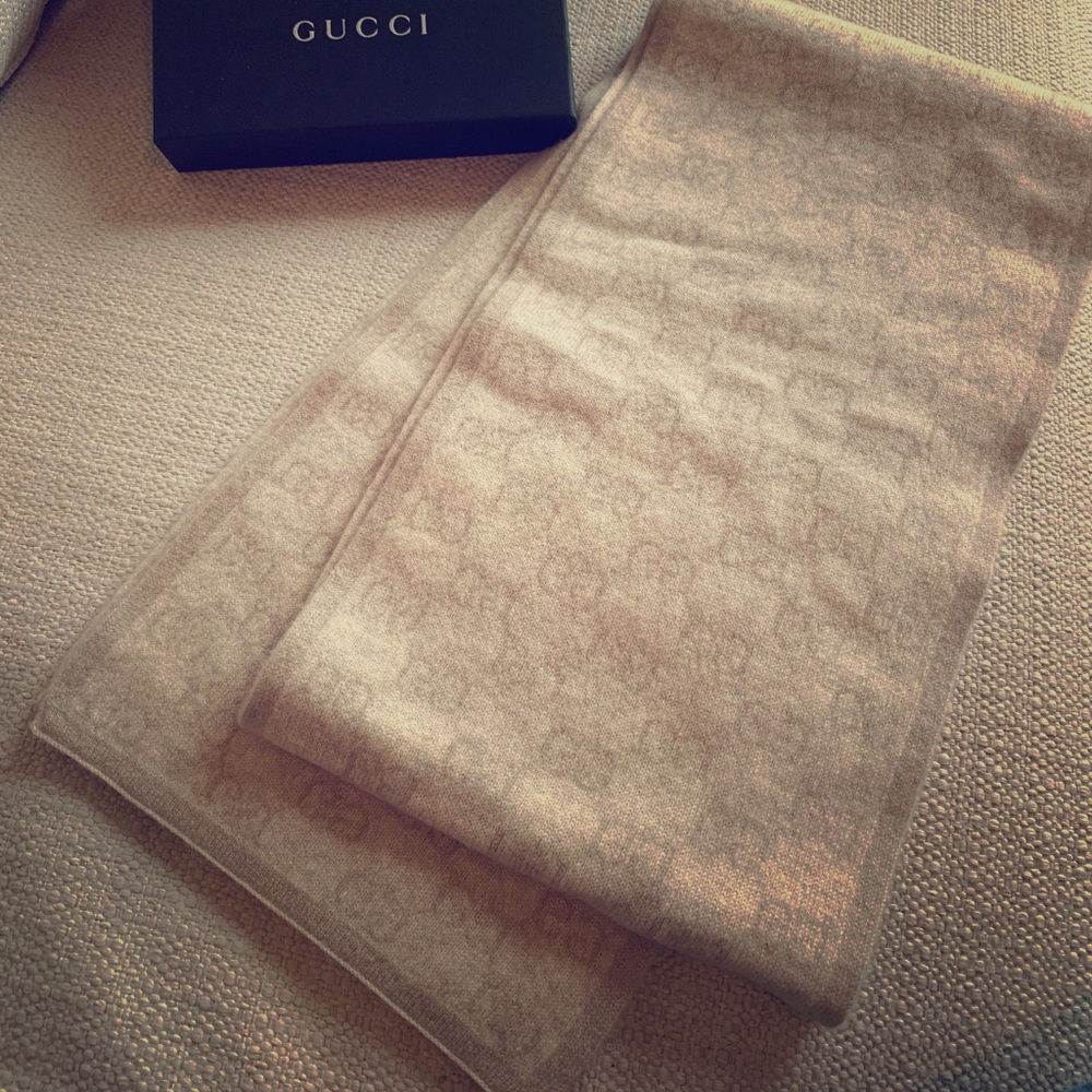 Gucci scarf